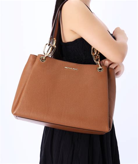 michael kors lg gusset shoulder|Trisha Large Logo Shoulder Bag .